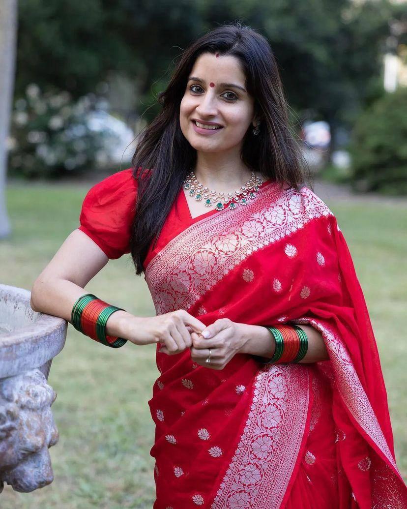 Profuse Red Cotton Silk Saree With Woebegone Blouse Piece