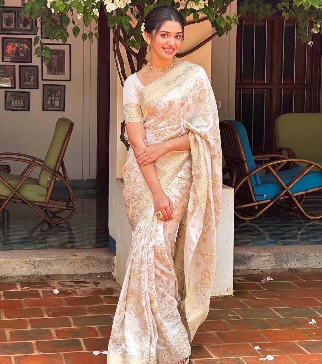Smashing Beige Soft Silk Saree With Jubilant Blouse Piece
