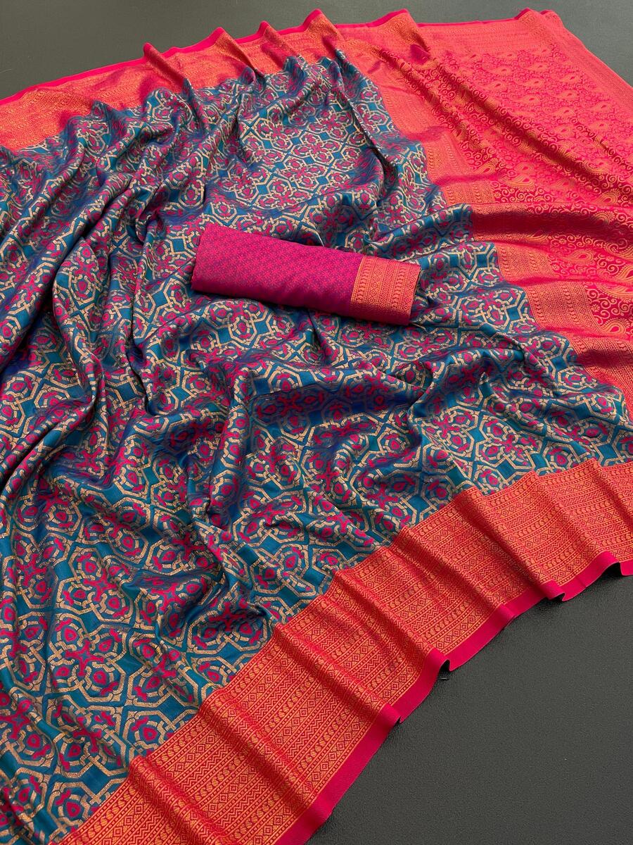 Elision Navy Blue Soft Banarasi Silk Saree With Exquisite Blouse Piece