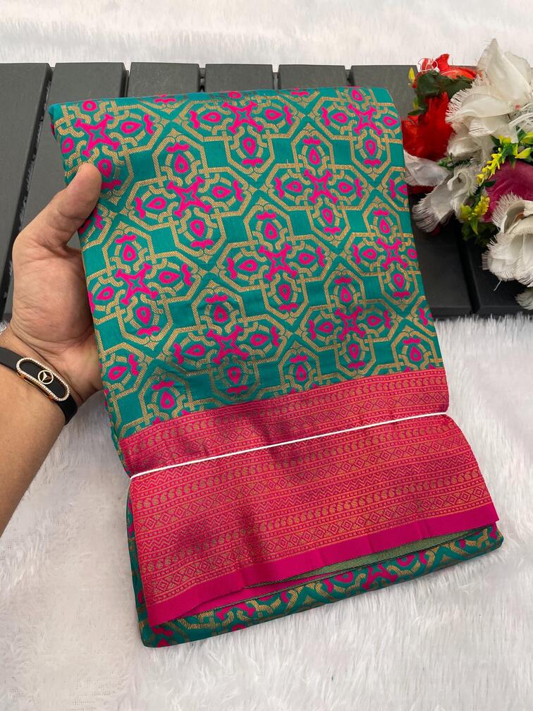 Inspiring Rama Soft Banarasi Silk Saree With Majesty Blouse Piece