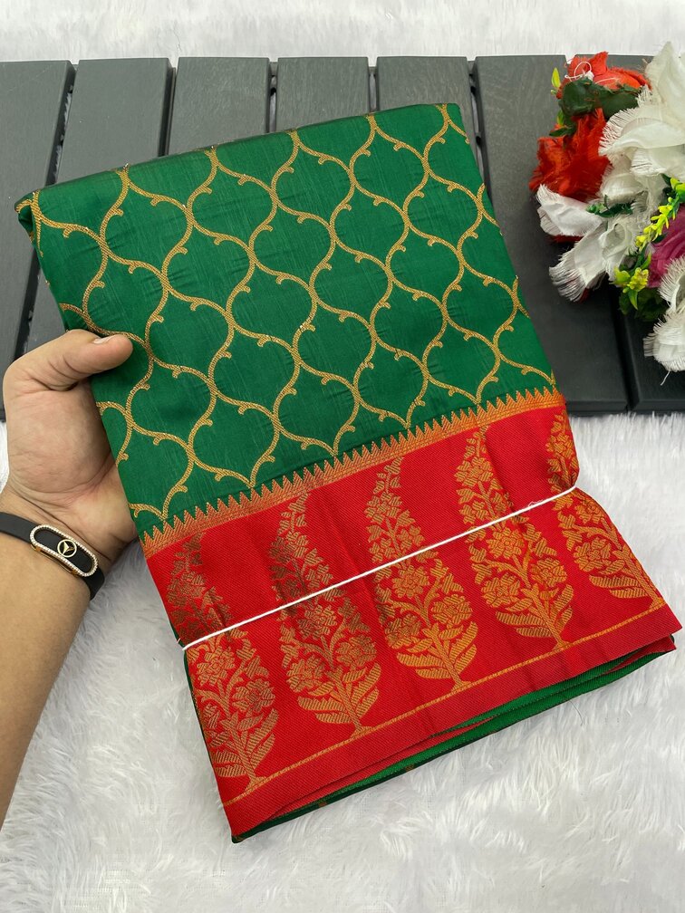 Elegant Dark Green Soft Banarasi Silk Saree With Fancifull Blouse Piece