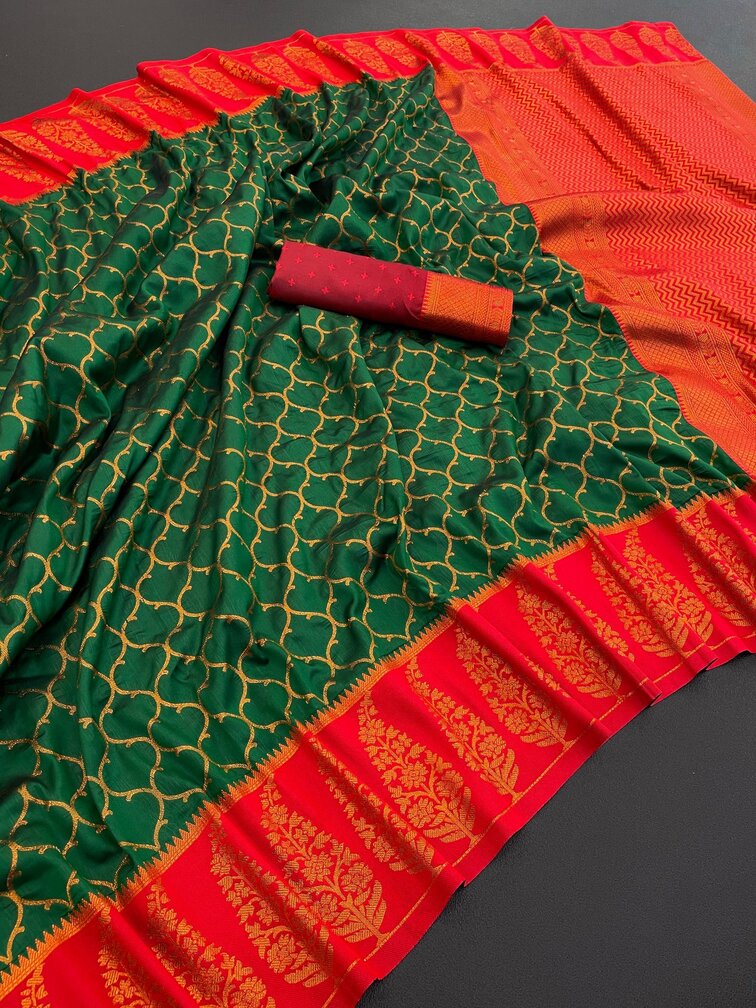 Elegant Dark Green Soft Banarasi Silk Saree With Fancifull Blouse Piece