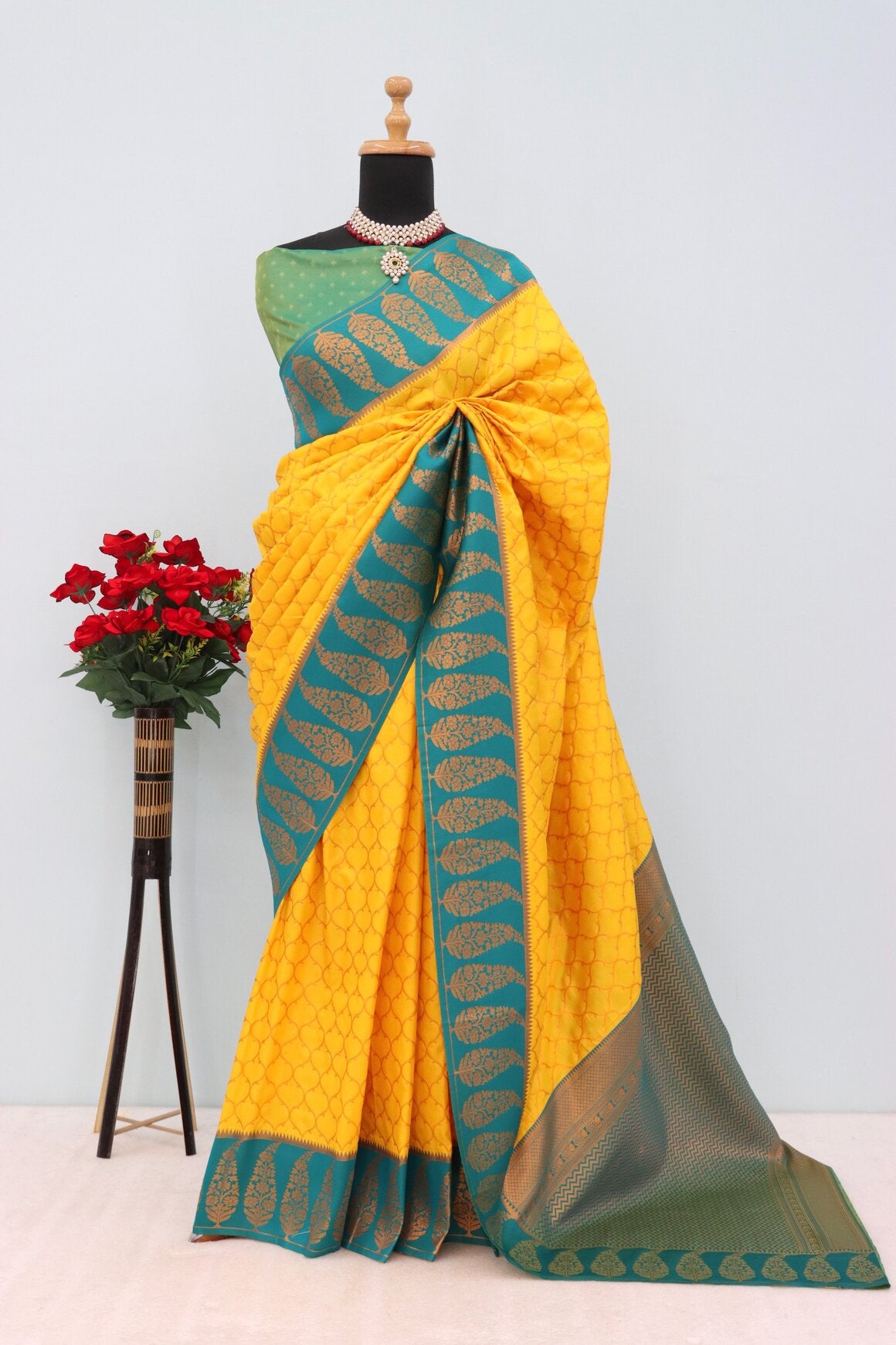 Fugacious Yellow Soft Banarasi Silk Saree With Beauteous Blouse Piece