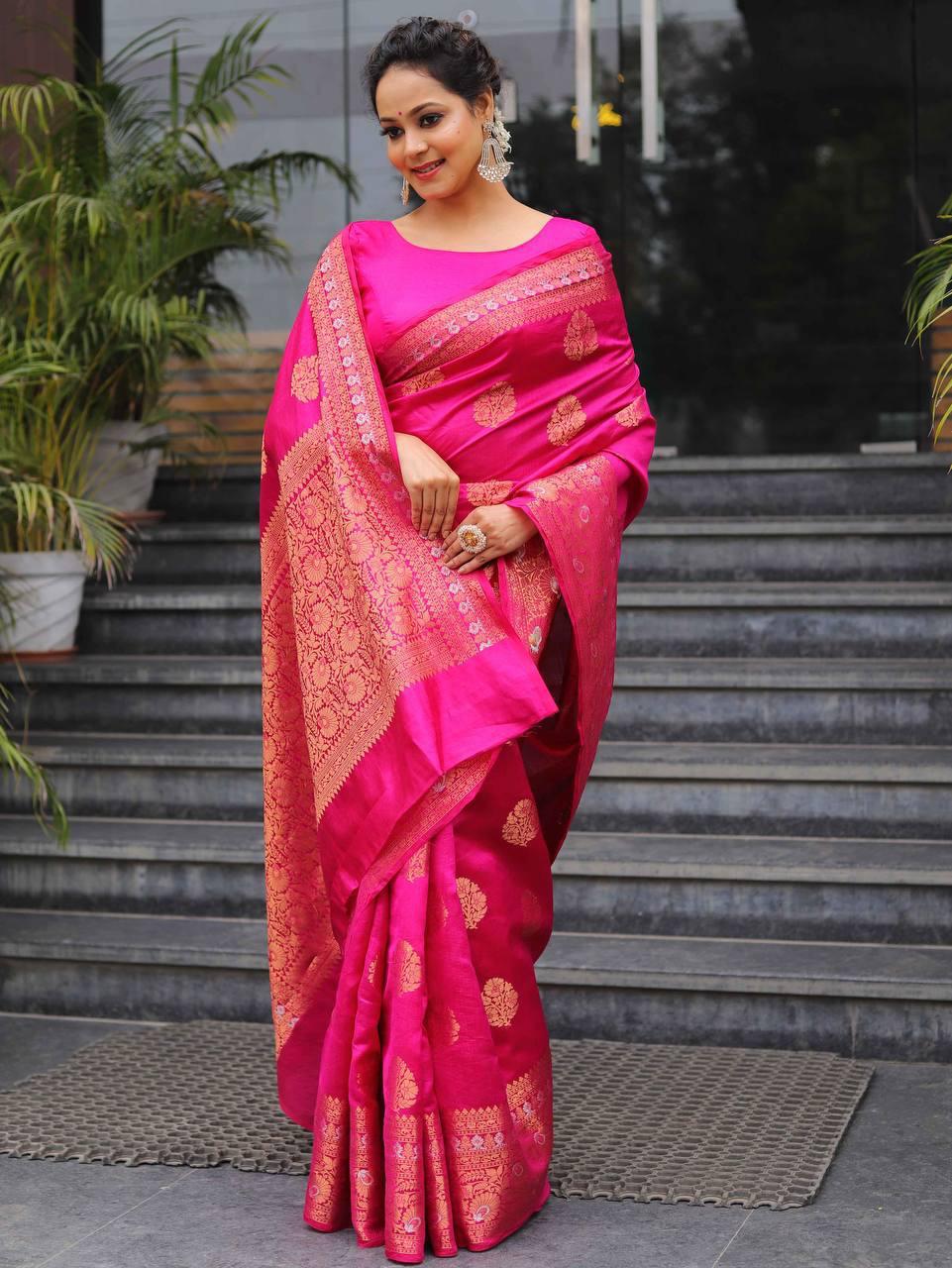 Jubilant Dark Pink Soft Silk Saree With Ineffable Blouse Piece