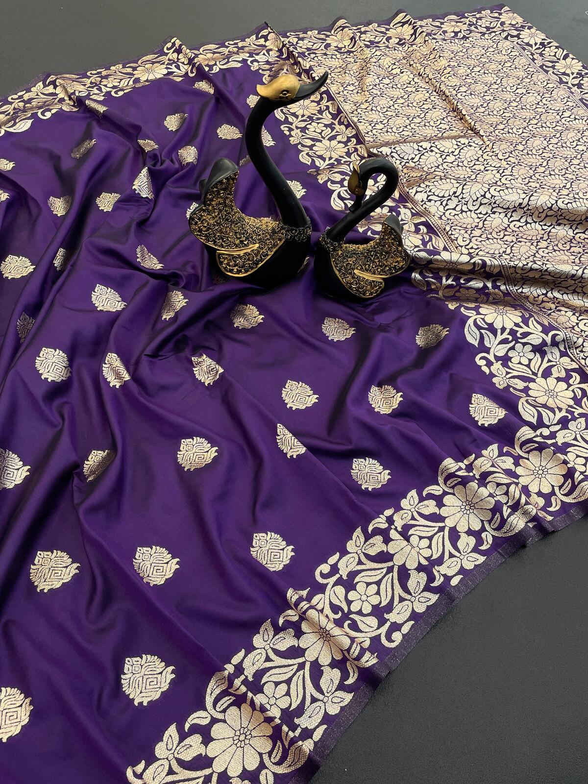 Luxuriant Purple Soft Banarasi Silk Saree With Engaging Blouse Piece
