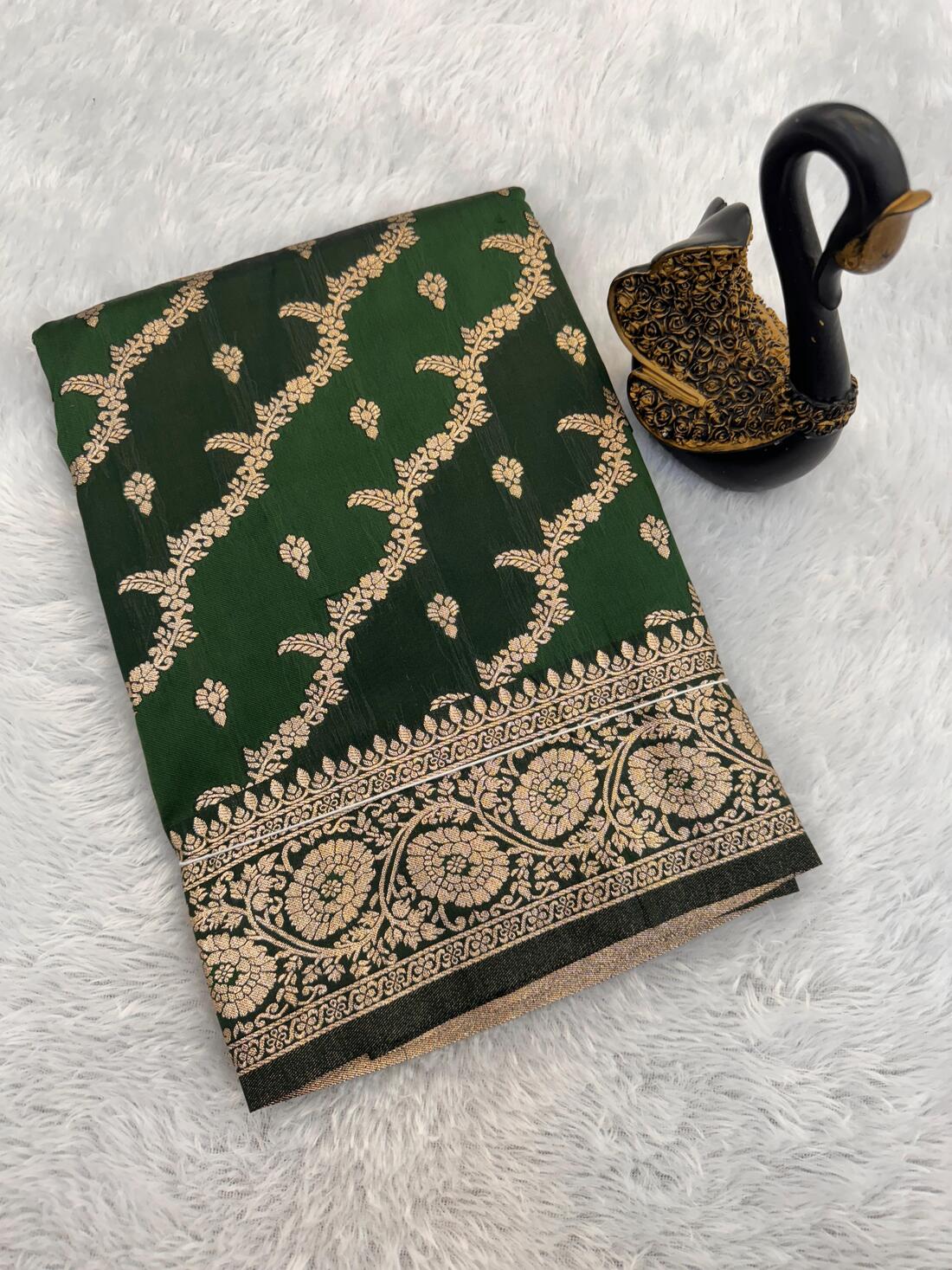 Glorious Dark Green Soft Banarasi Silk Saree With Traditional Blouse Piece