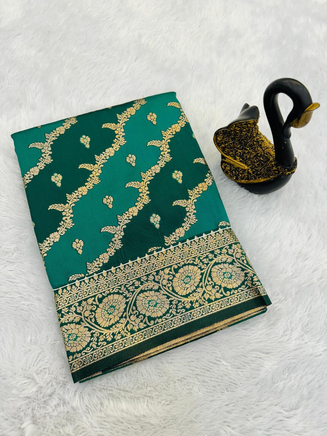 Magnificat Sea Green Soft Banarasi Silk Saree With Tremendous Blouse Piece