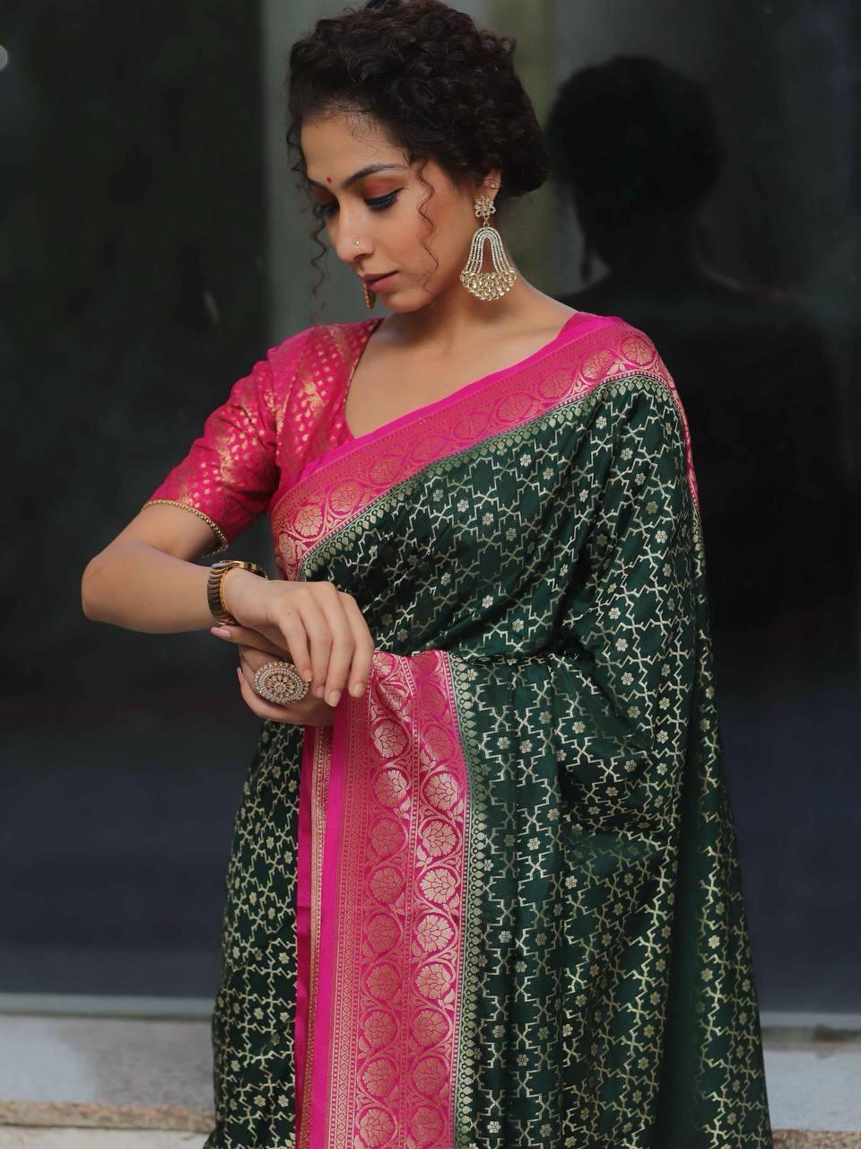 Demanding Dark Green Soft Silk Saree With Stunner Blouse Piece