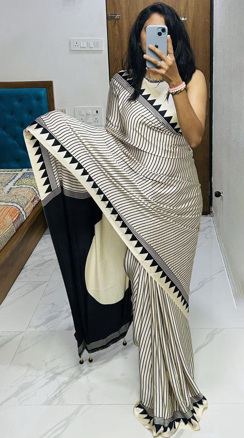 Whimsical Black Digital Printed Crape Silk Saree With Scrumptious Blouse Piece