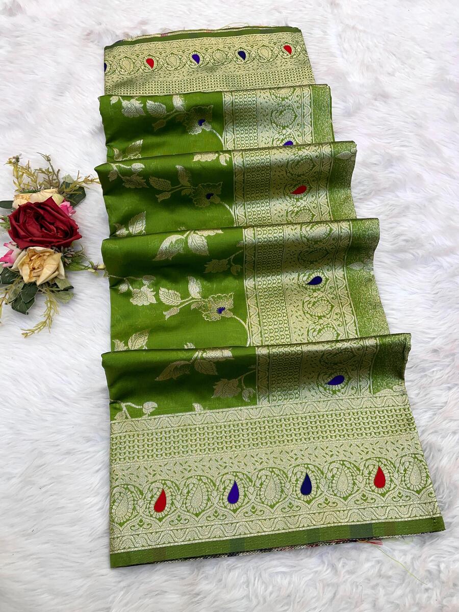 Effervescent Green Soft Banarasi Silk Saree With Ratatouille Blouse Piece