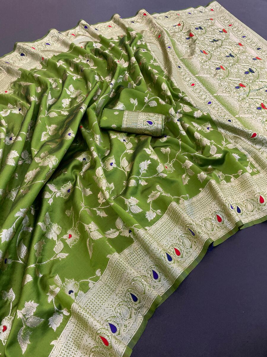 Effervescent Green Soft Banarasi Silk Saree With Ratatouille Blouse Piece