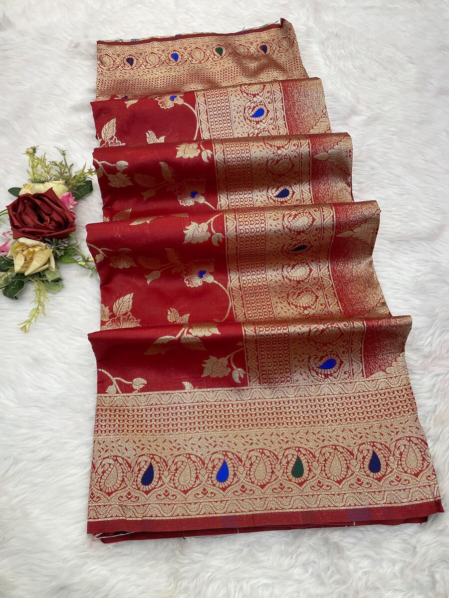 Marvellous Red Soft Banarasi Silk Saree With Capricious Blouse Piece