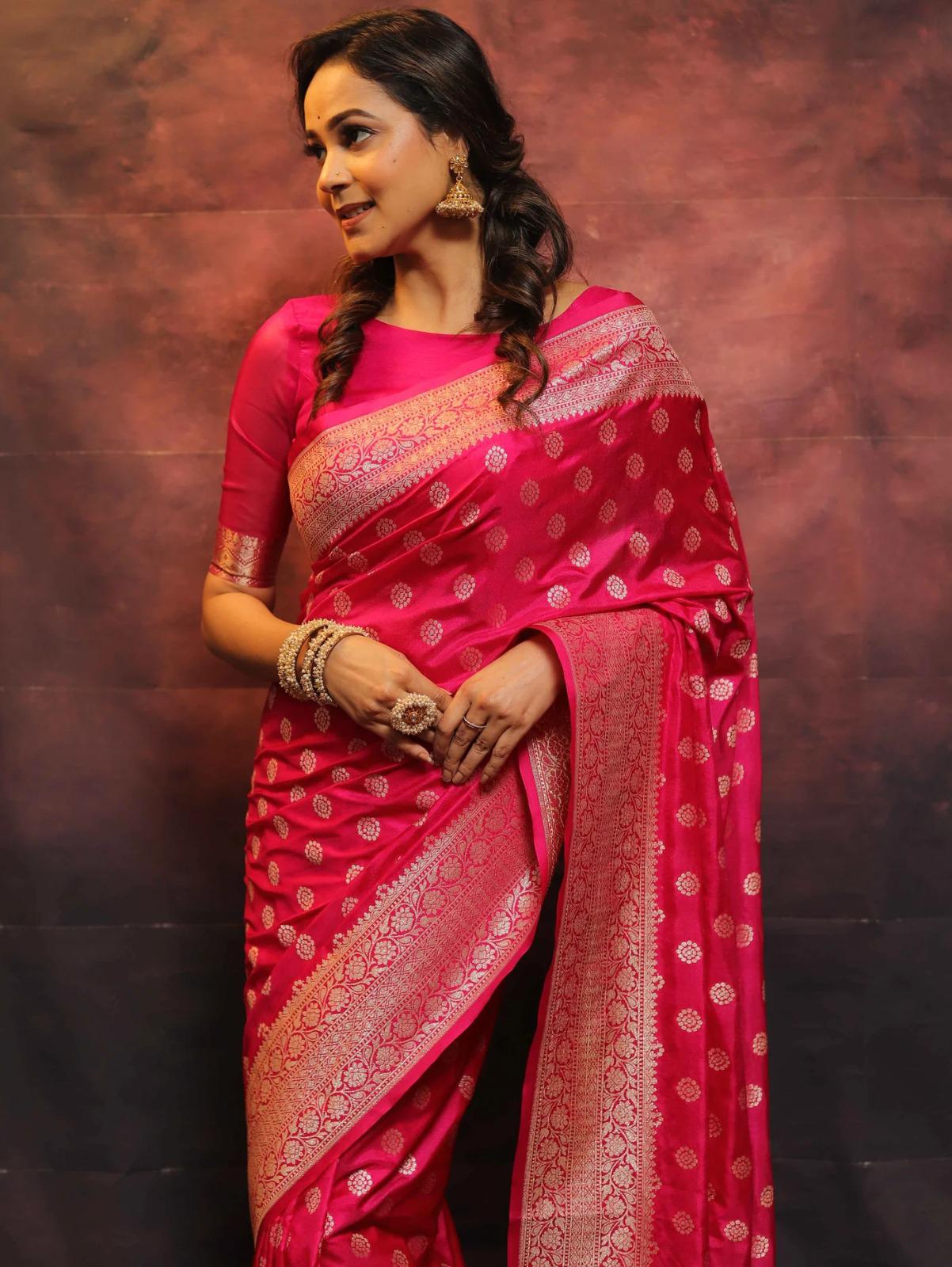 Smart Dark Pink Soft Silk Saree With Alluring Blouse Piece