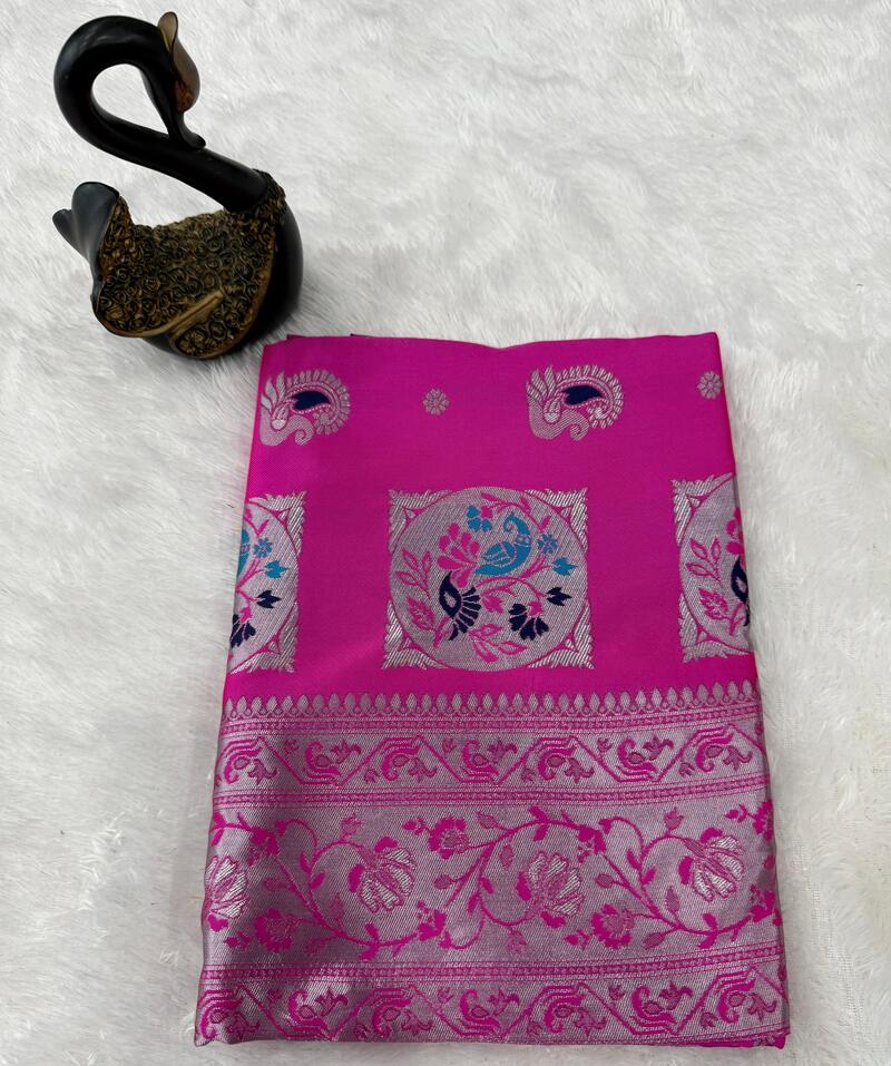 Hypnotic Dark Pink Paithani Silk Saree With Enthralling Blouse Piece