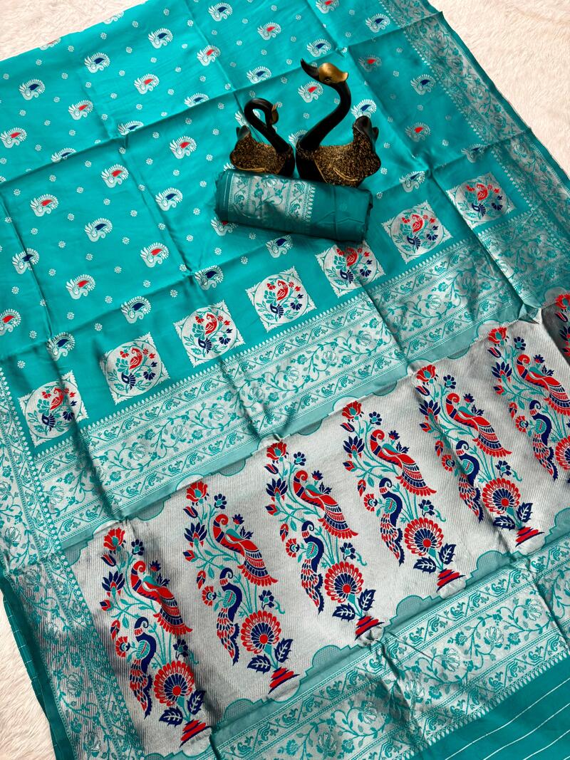 Intricate Turqiouise Paithani Silk Saree With Unequalled Blouse Piece