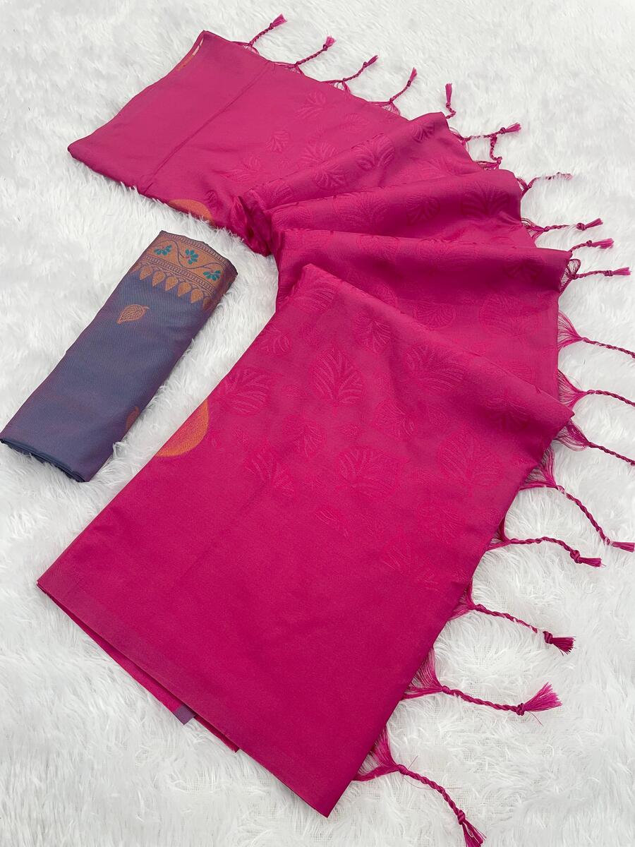 Exemplary Dark Pink Soft Banarasi Silk Saree With Scrupulous Blouse Piece