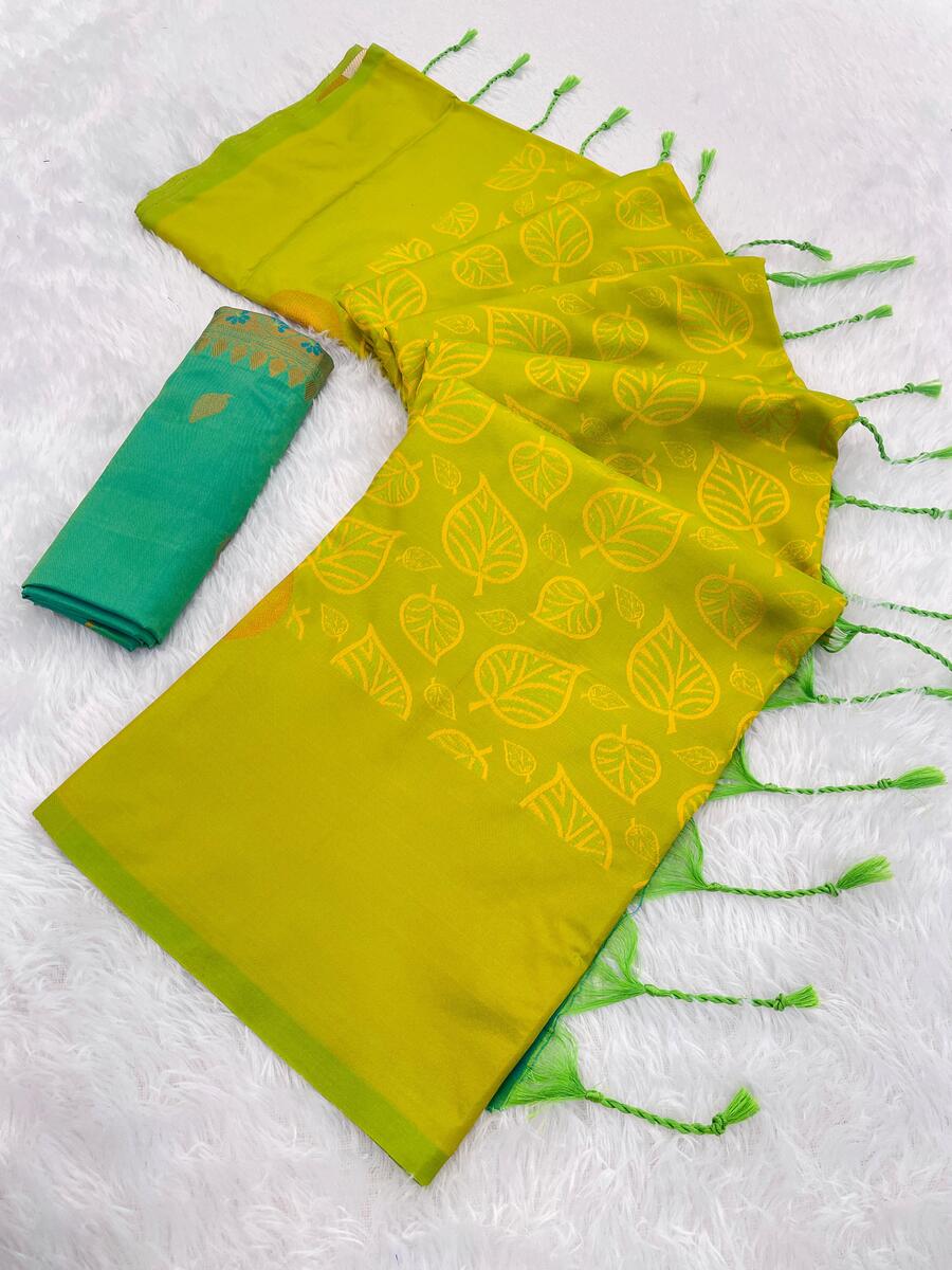 Classy Parrot Soft Banarasi Silk Saree With Exquisite Blouse Piece