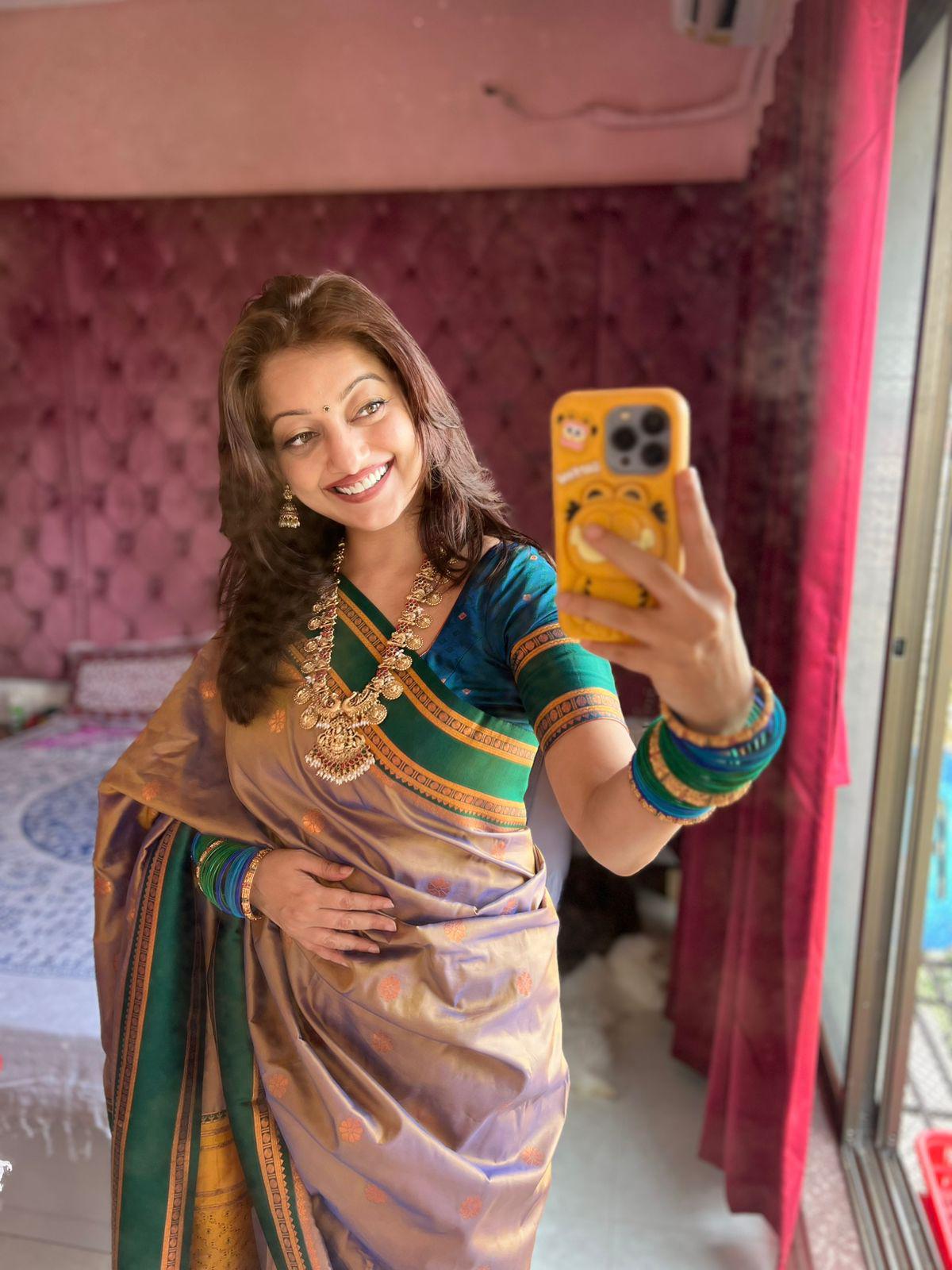 Super classy Peach Soft Banarasi Silk Saree With Ebullience Blouse Piece