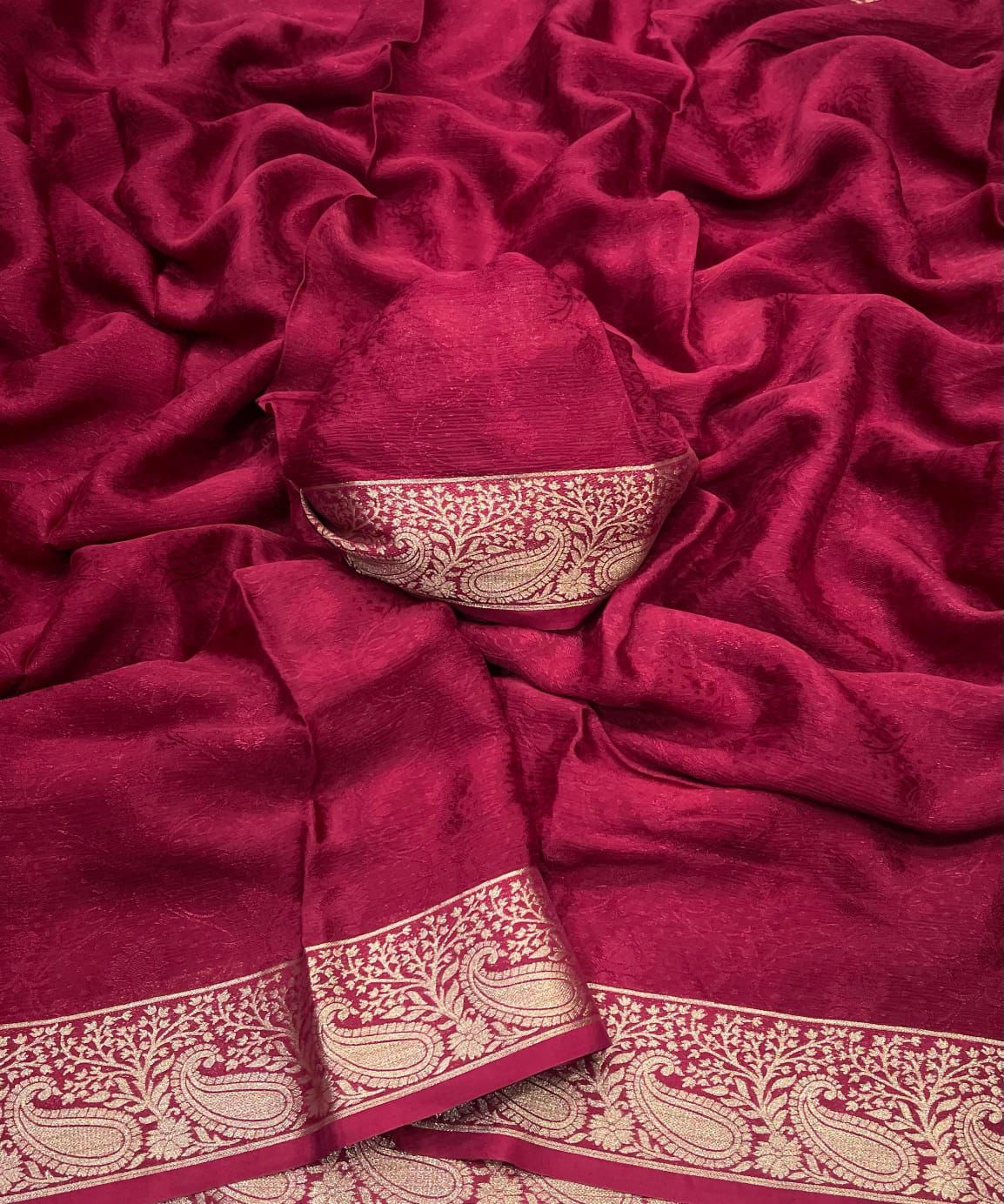 Majestic Dark Pink Soft Banarasi Silk Saree With Pleasant Blouse Piece