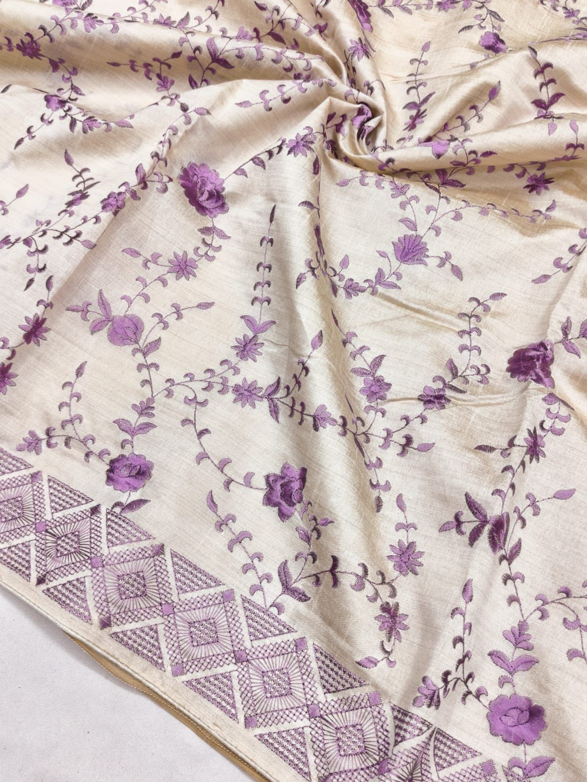 Elision Purple Embroidery Work Tussar Silk Saree With Classic Blouse Piece