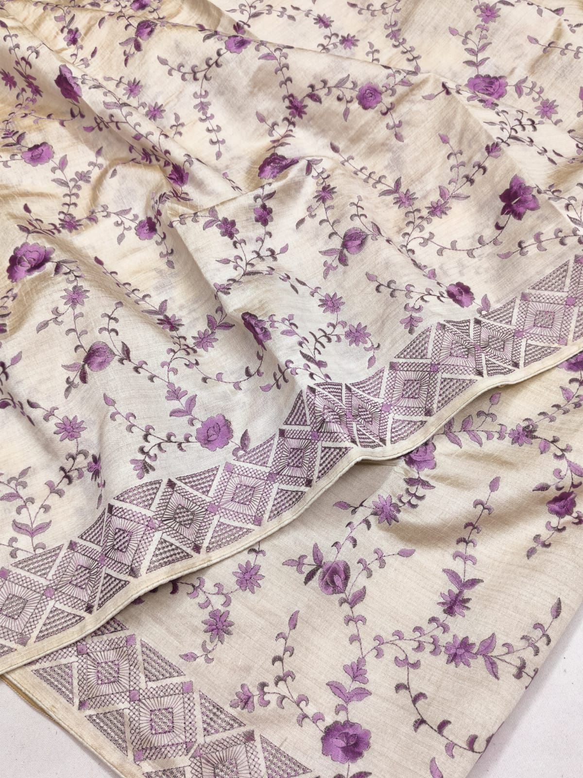 Elision Purple Embroidery Work Tussar Silk Saree With Classic Blouse Piece