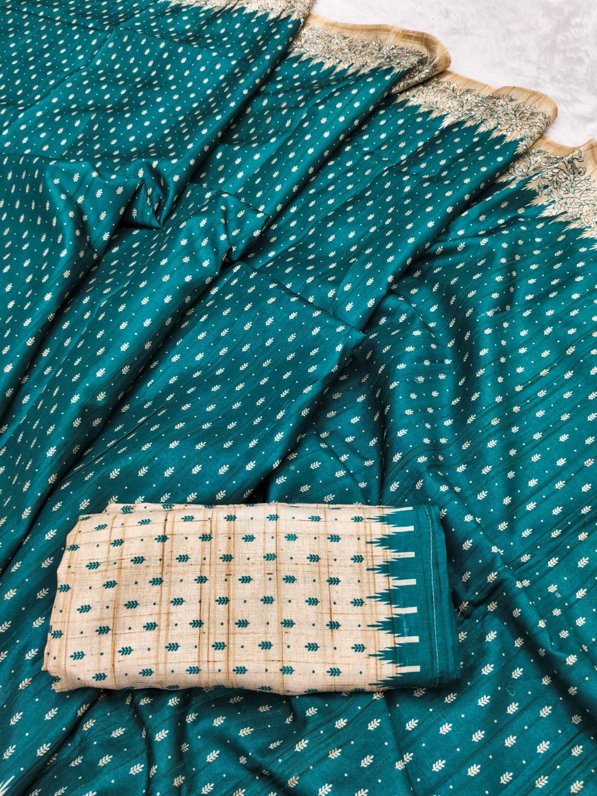 Desultory Rama Embroidery Work Tussar Silk Saree With Admirable Blouse Piece