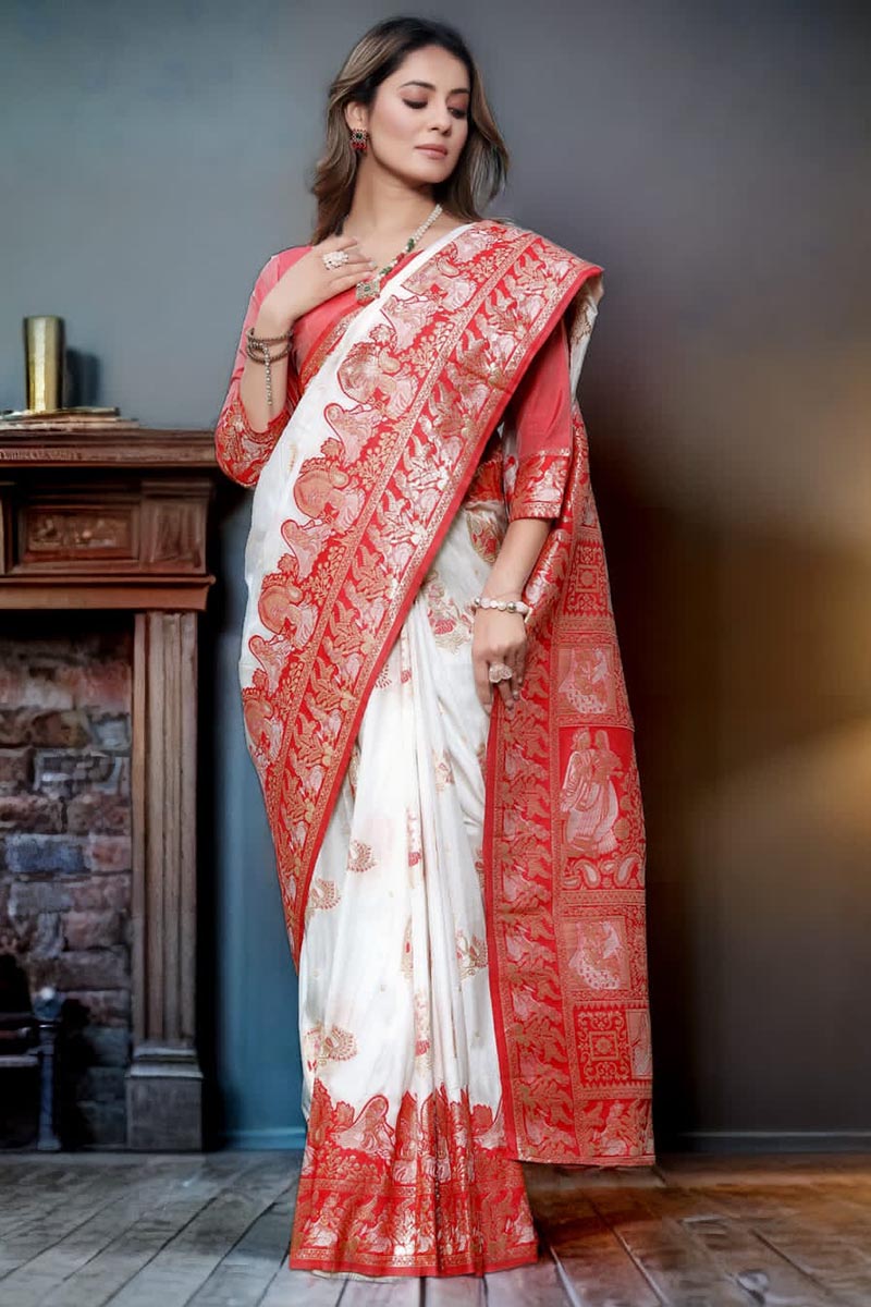 Sumptuous White Soft Banarasi Silk Saree With Staring Blouse Piece