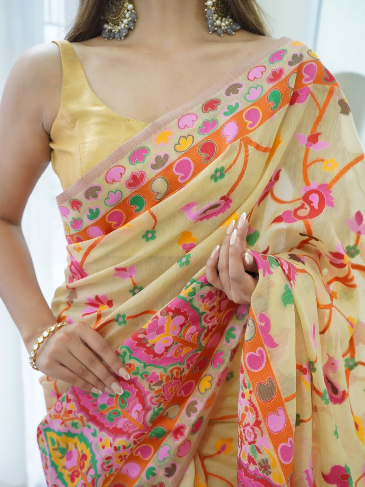 Lissome Beige Pashmina saree With Incomparable Blouse Piece