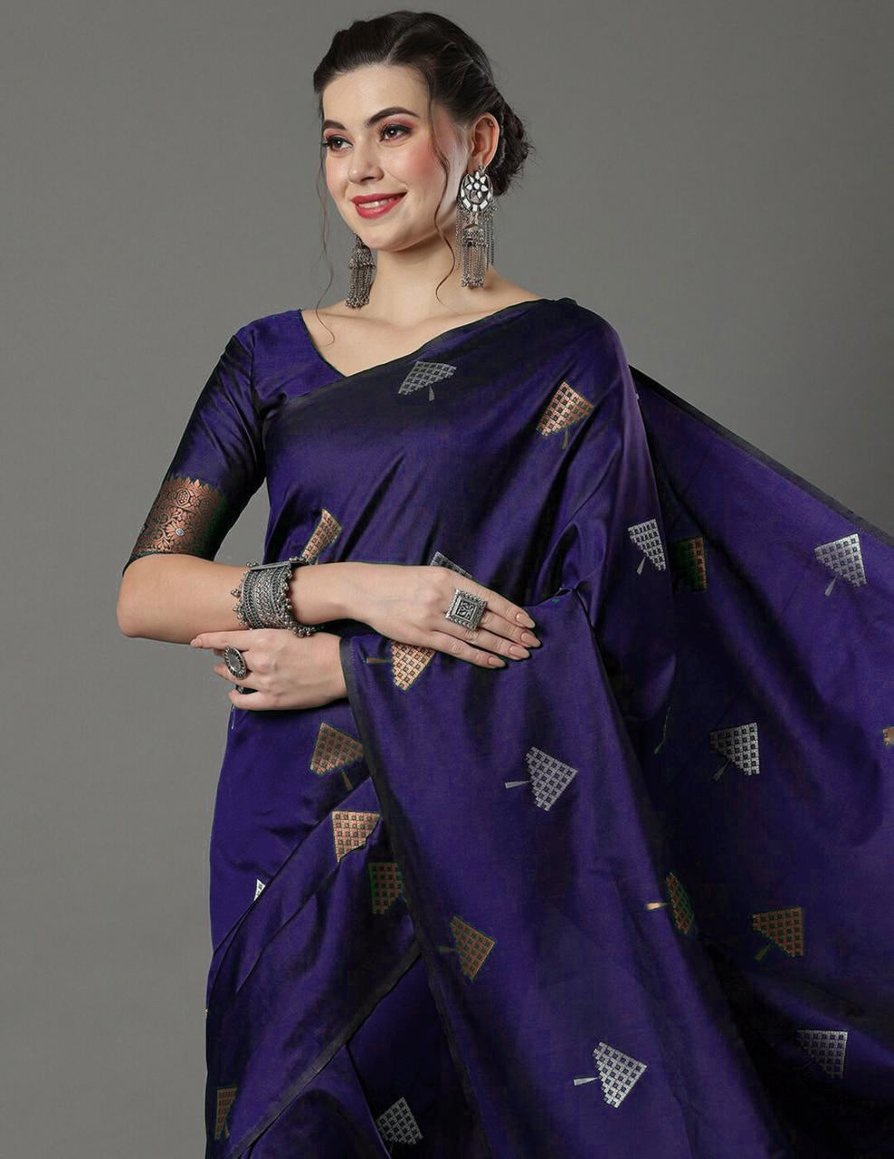 Grandiose Purple Soft Silk Saree With Amiable Blouse Piece