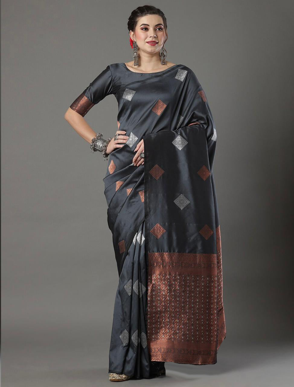 Lustrous Grey Soft Silk Saree With Splendiferous Blouse Piece