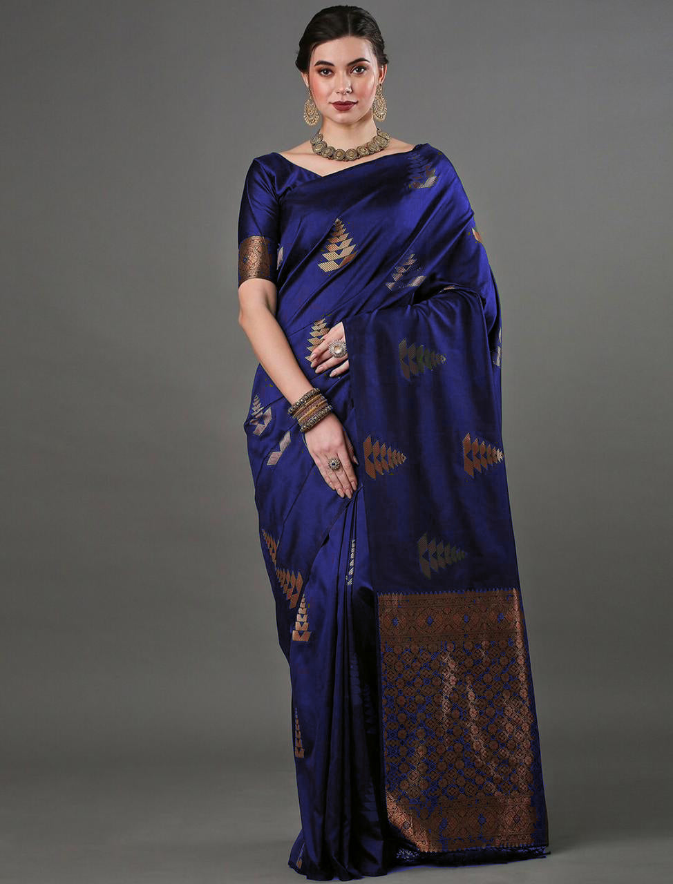 Whimsical Blue Soft Silk Saree With Smashing Blouse Piece