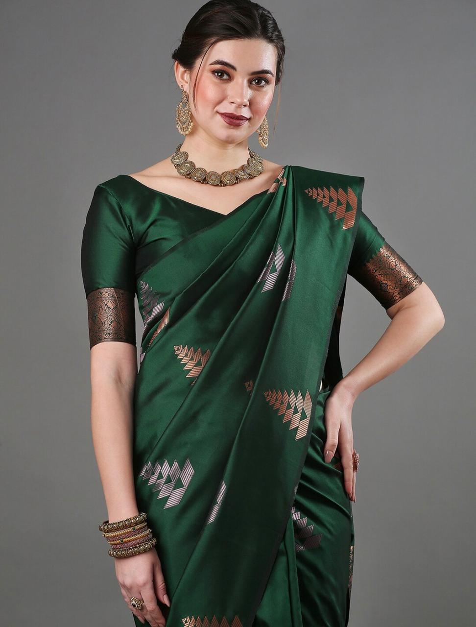 Winsome Green Soft Silk Saree With Engaging Blouse Piece