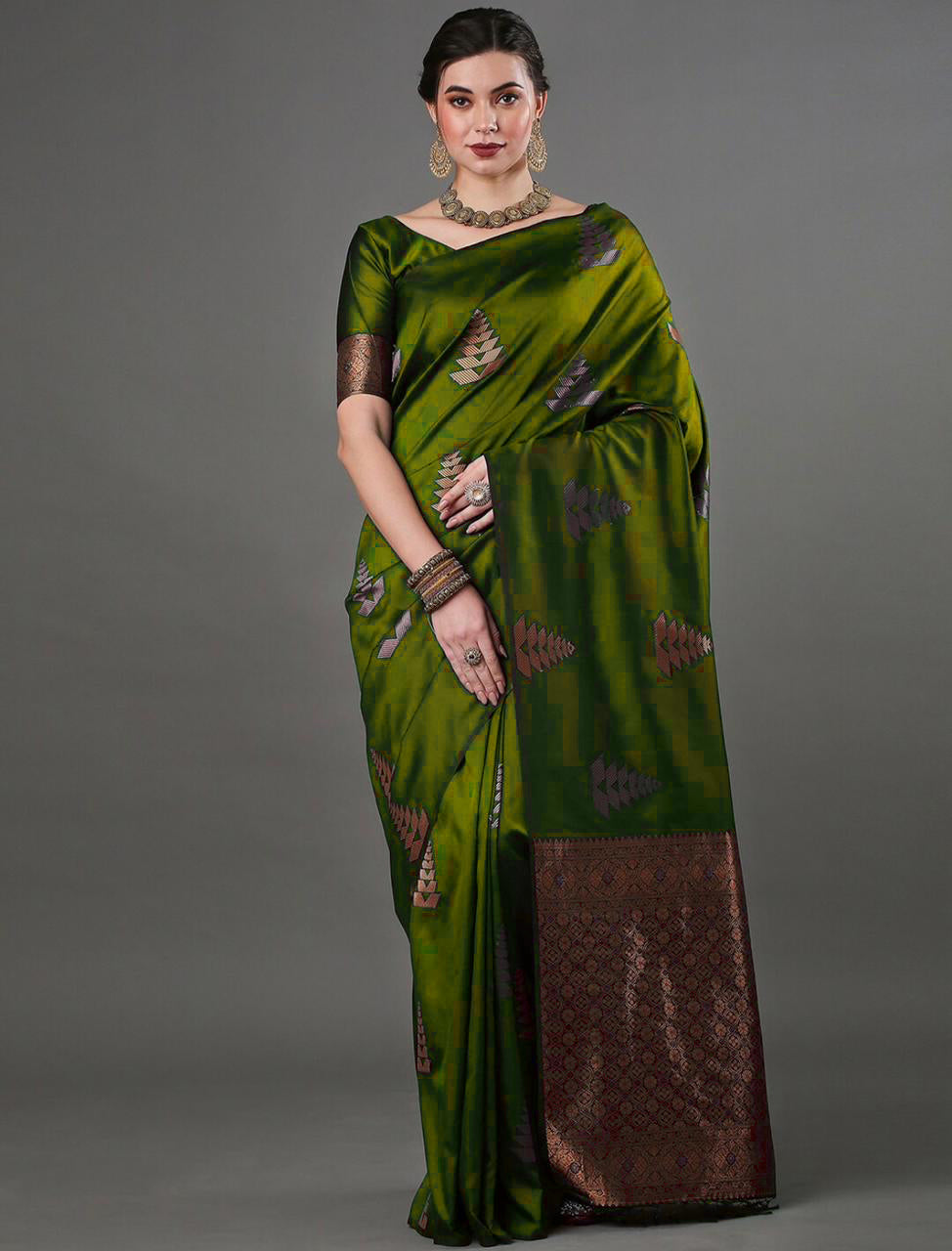 Vivacious Mahndi Soft Silk Saree With Pleasurable Blouse Piece