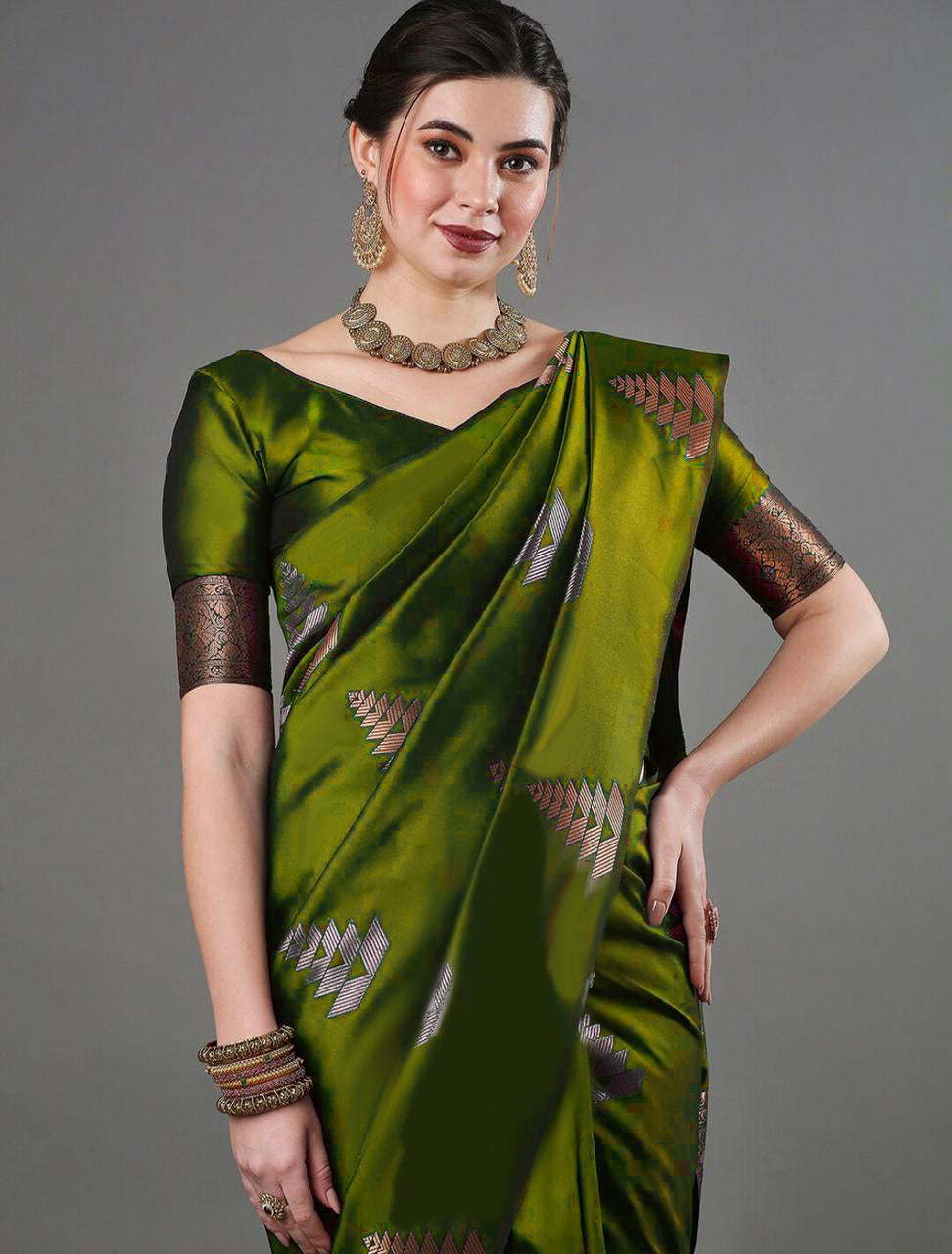 Vivacious Mahndi Soft Silk Saree With Pleasurable Blouse Piece