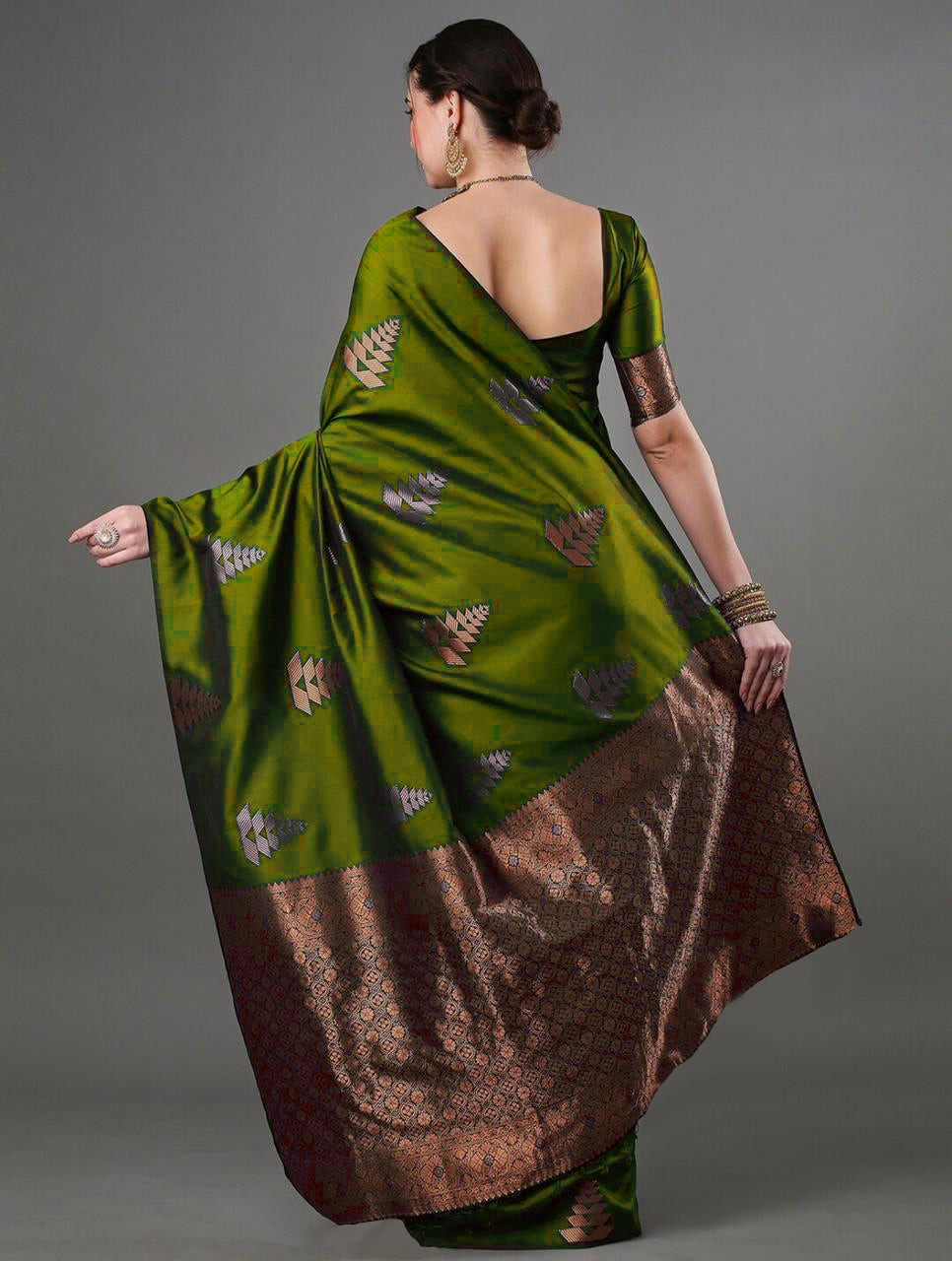 Vivacious Mahndi Soft Silk Saree With Pleasurable Blouse Piece