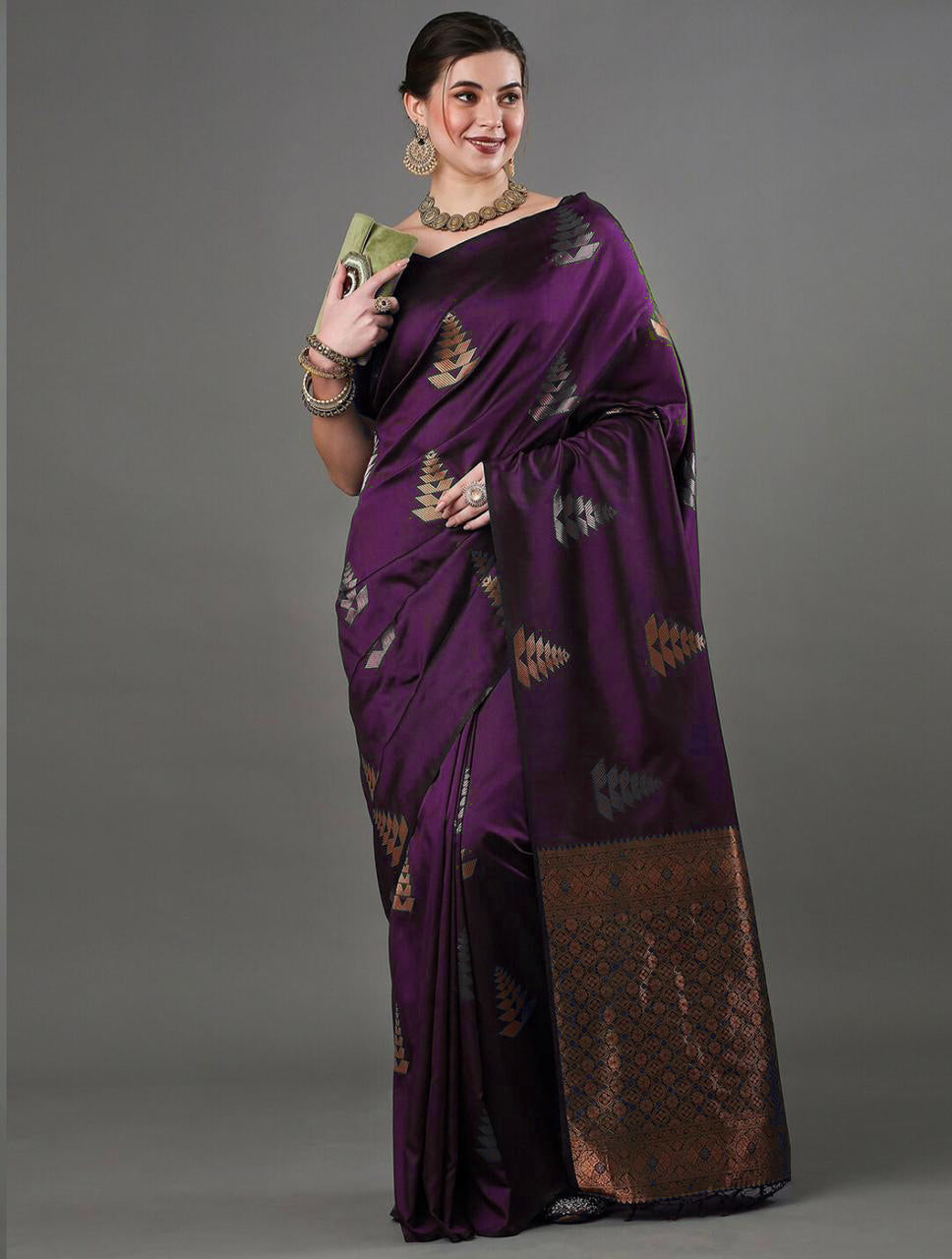 Elaborate Purple Soft Silk Saree With Staggering Blouse Piece