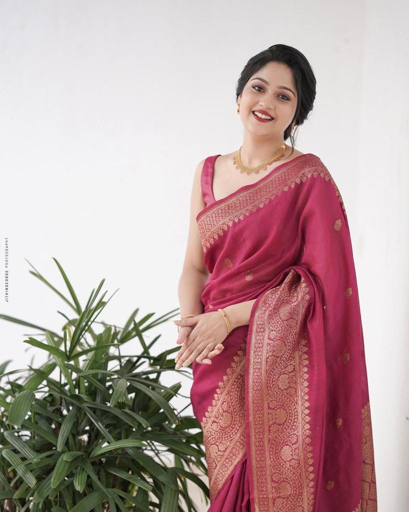 Stunner Dark Pink Soft Silk Saree With Panoply Blouse Piece