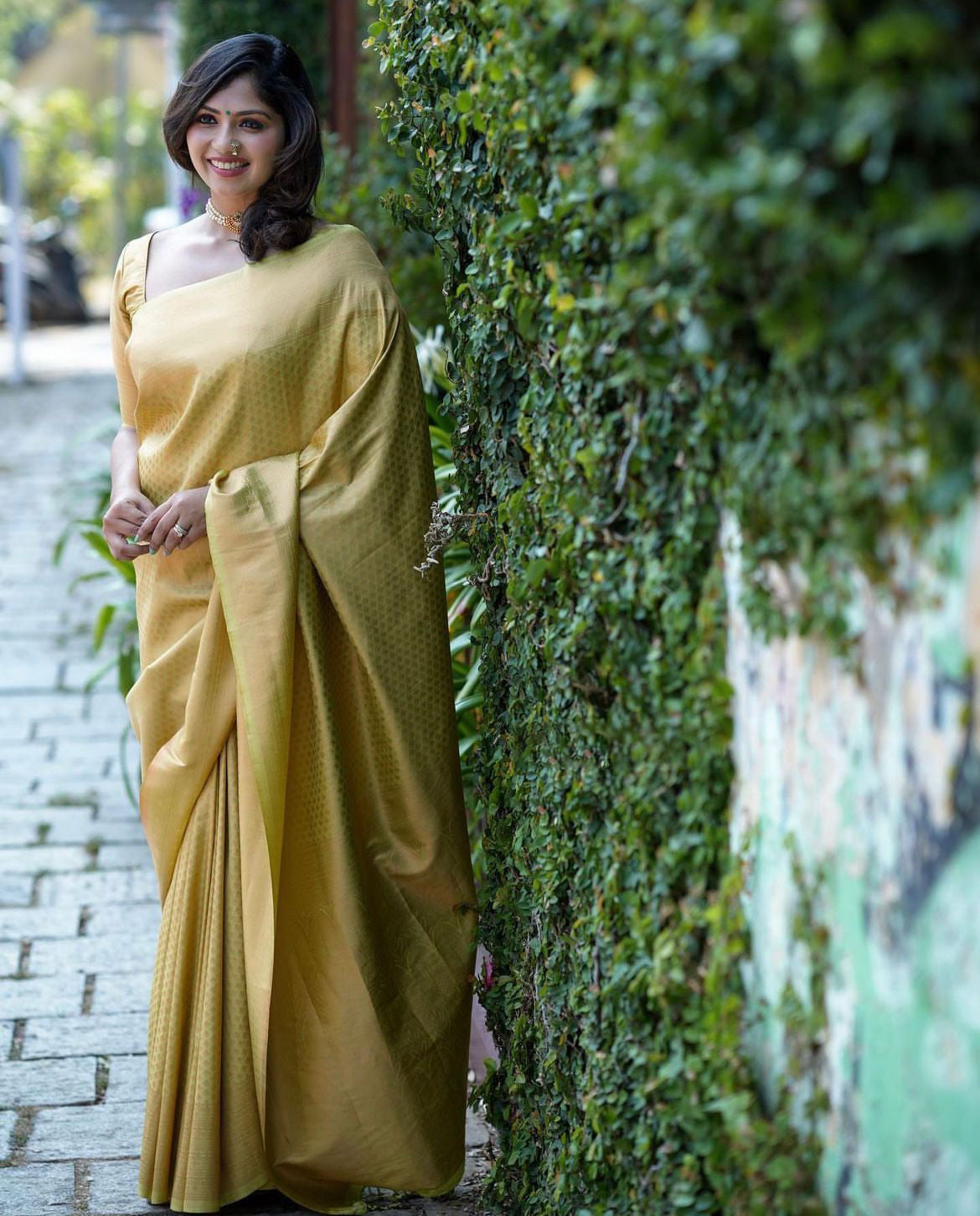 Twirling Yellow Soft Silk Saree With Effervescent Blouse Piece