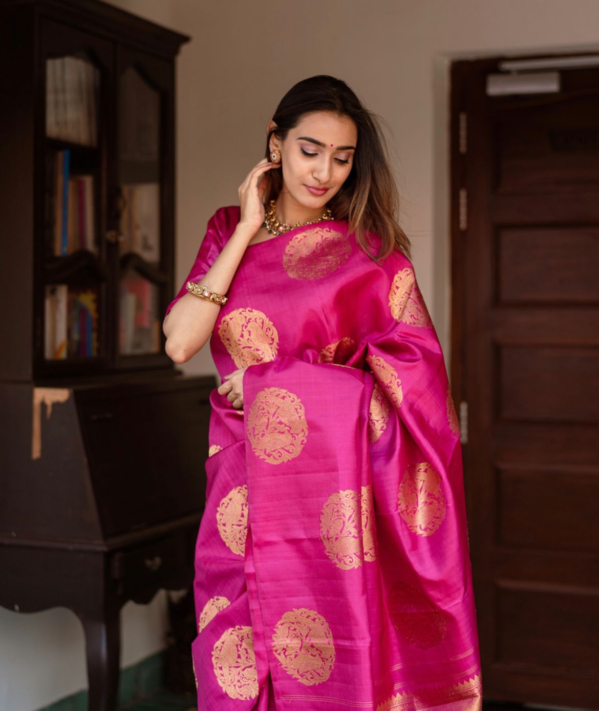 Arresting Dark Pink Soft Silk Saree With Nemesis Blouse Piece