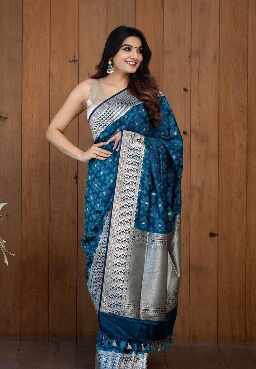 Inspiring Teal Blue Soft Silk Saree With Sumptuous Blouse Piece