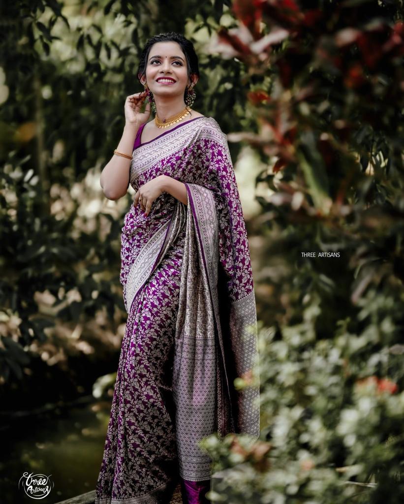 Sensational Purple Soft Silk Saree With Dalliance Blouse Piece