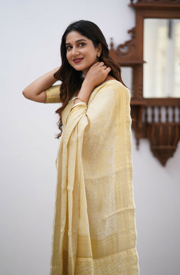 Elegant Beige Soft Silk Saree With Conflate Blouse Piece