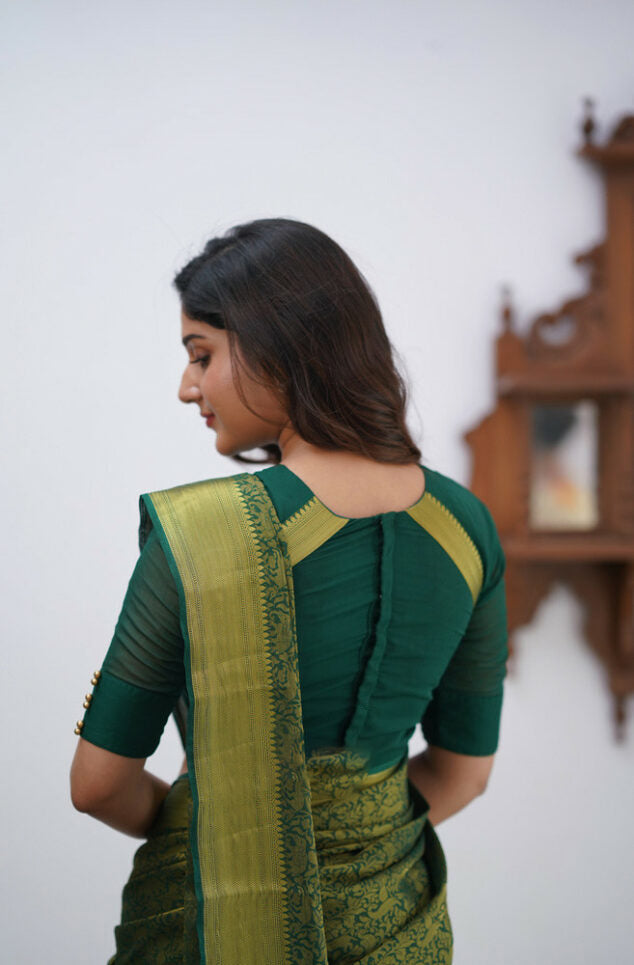 Sonorous Dark Green Soft Silk Saree With Lissome Blouse Piece