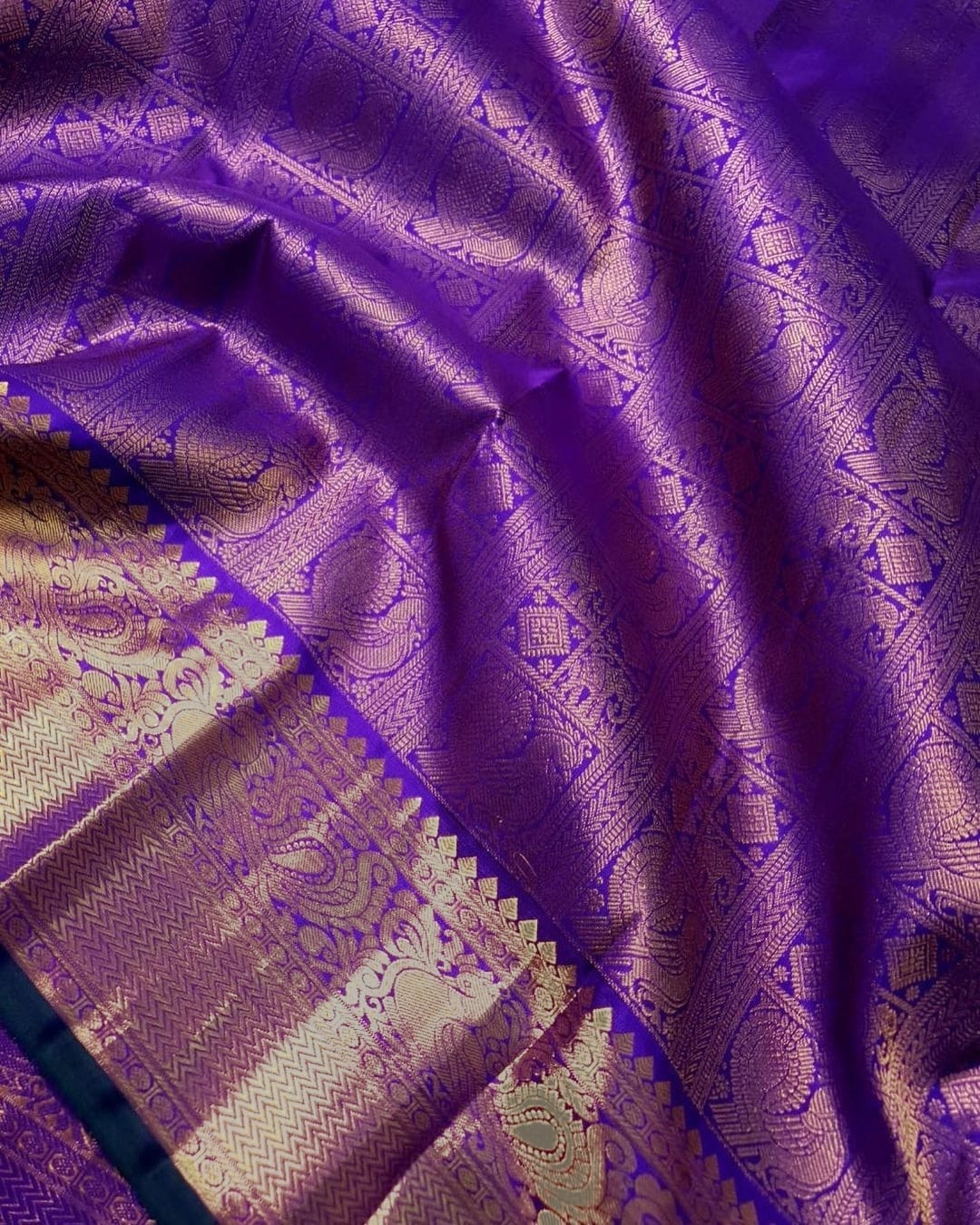 Lustrous Royal Blue Soft Silk Saree With Lassitude Blouse Piece