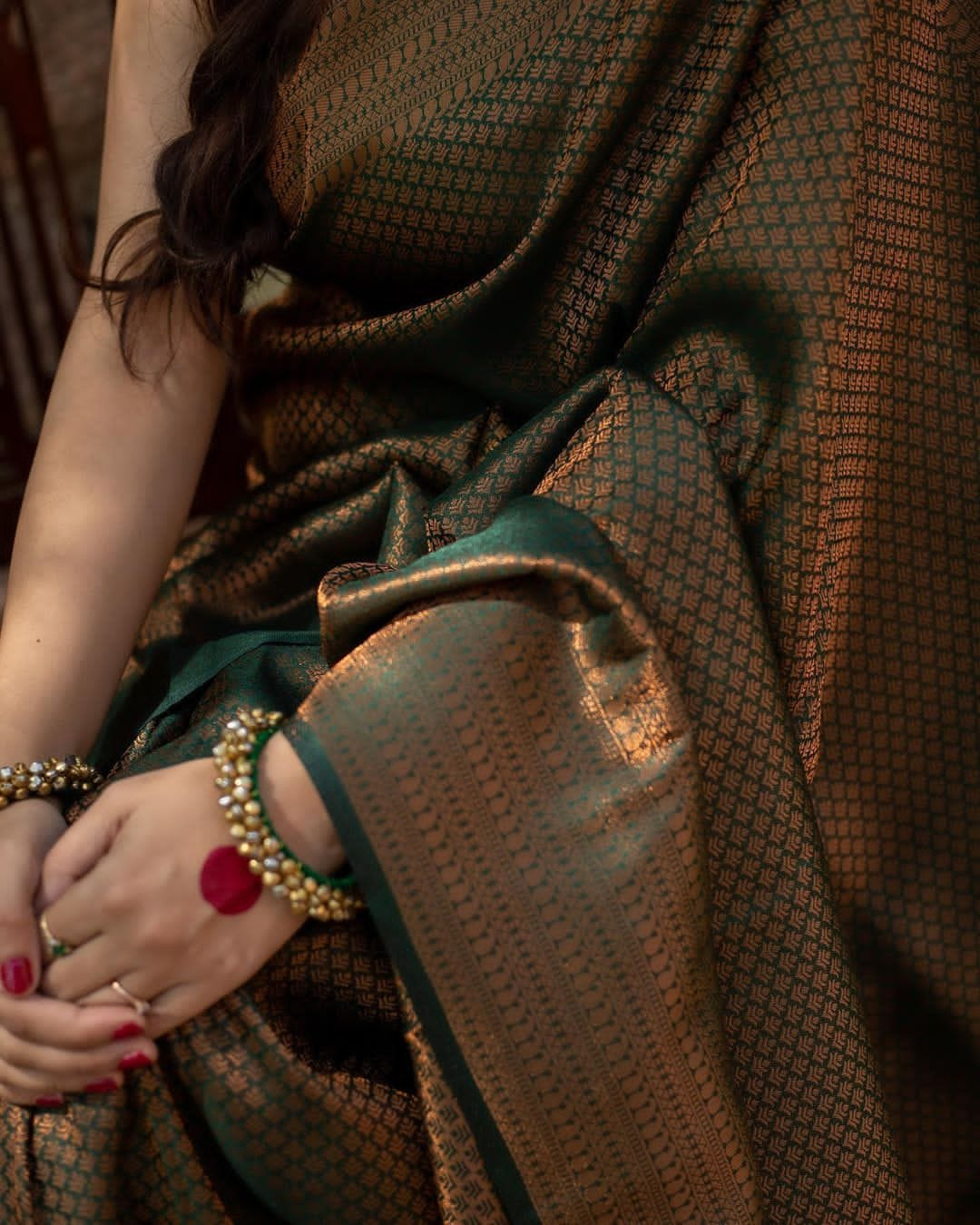 Vibrant Dark Green Soft Silk Saree With Imbrication Blouse Piece