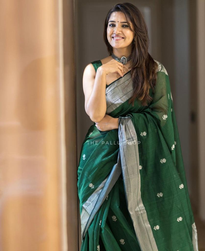 Sumptuous Green Cotton Silk Saree With Angelic Blouse Piece