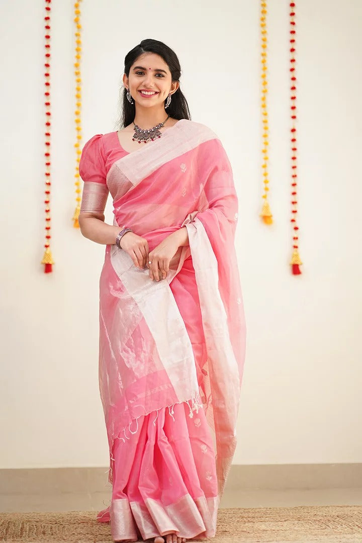 Redolent Pink Cotton Silk Saree With Admirable Blouse Piece