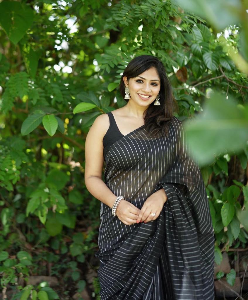 Prettiest Black Soft Silk Saree With Winsome Blouse Piece