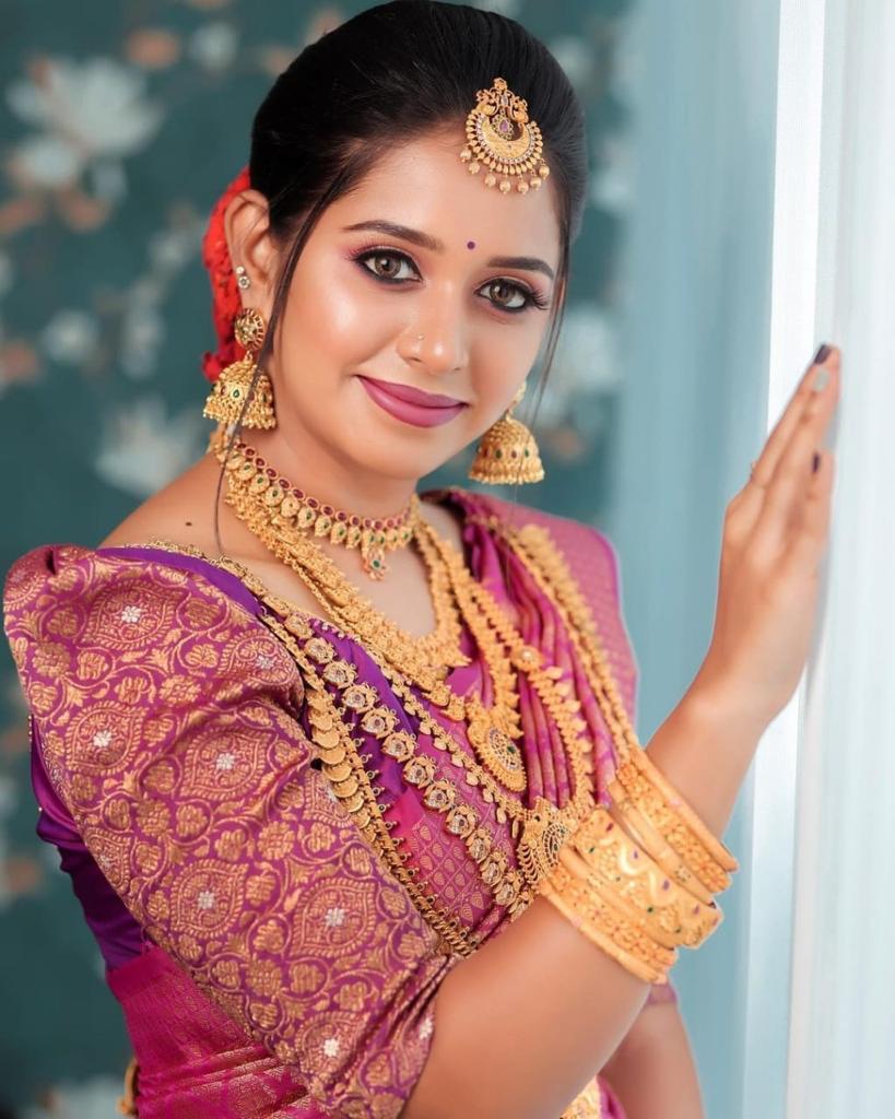 Vivacious Dark Pink Soft Silk Saree With Capricious Blouse Piece