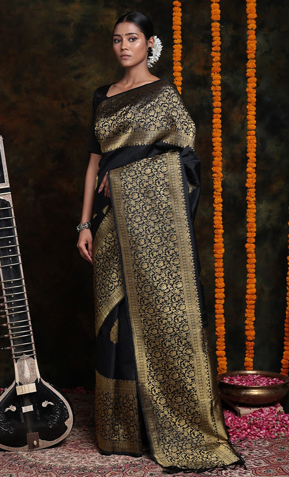 Susurrous Black Soft Silk Saree With Symmetrical Blouse Piece